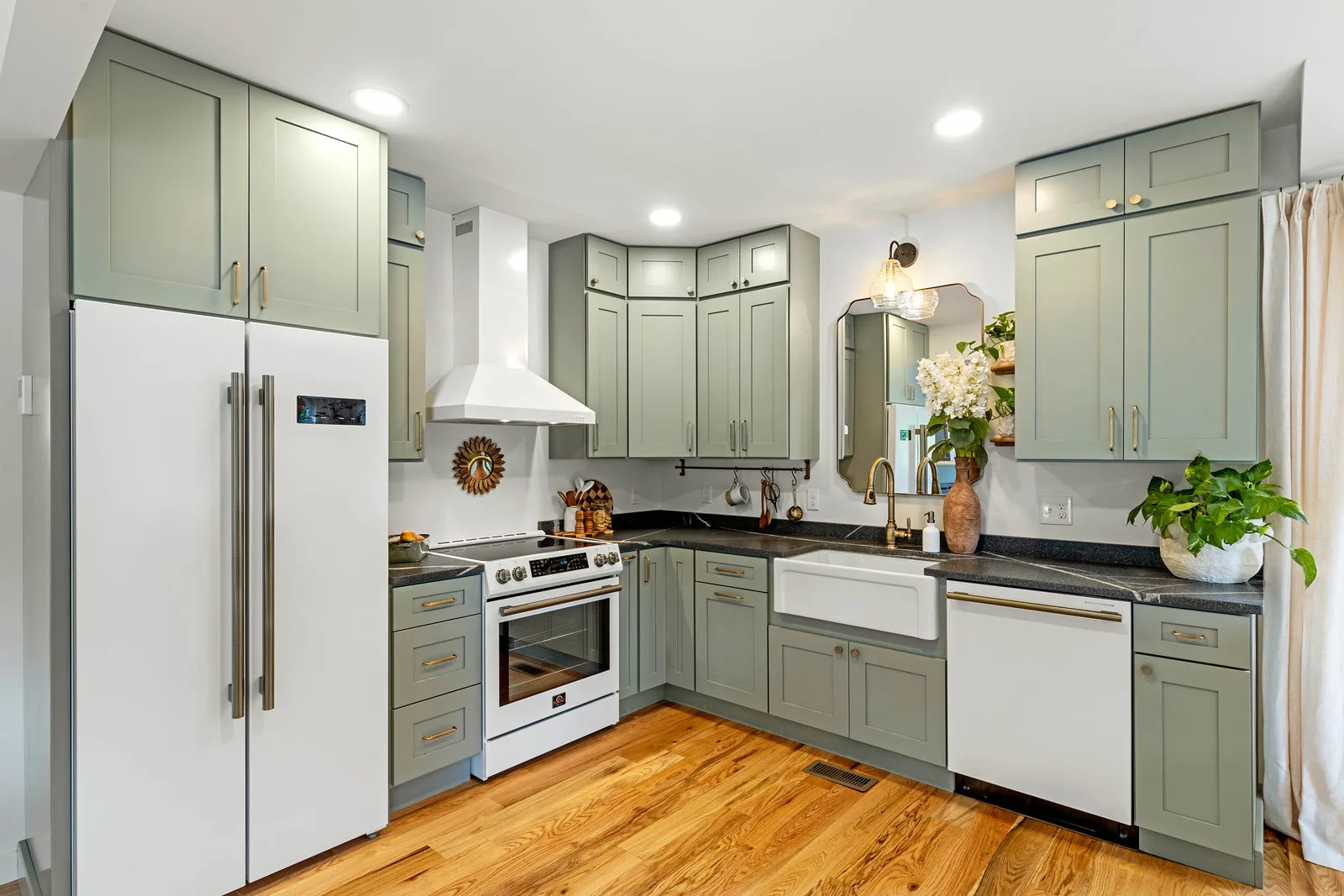10x10 Sample Shaker Kitchen Example Layout – High-Quality RTA Cabinets, Shaker & Slim Frame Online