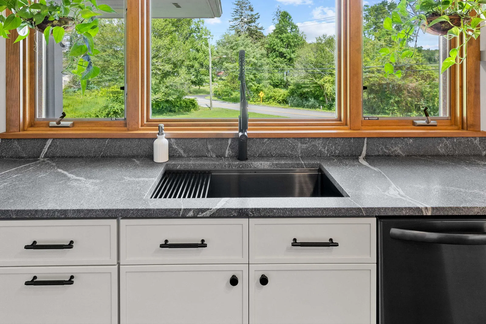 Workstation Ledge Undermount Sink 16 Gauge Stainless Steel Single Bowl Includes 10 Accessories
